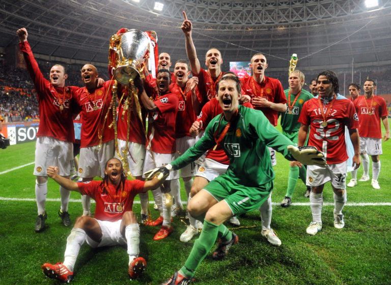 Manchester United celebrate winning the Champions League