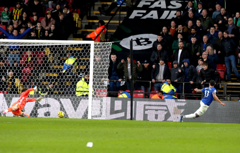 Everton's Theo Walcott, right, grabs a dramatic, late goal to hand Watford a 3-2 defeat